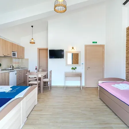 Mikres Kyklades Skala Potamia (Thasos)