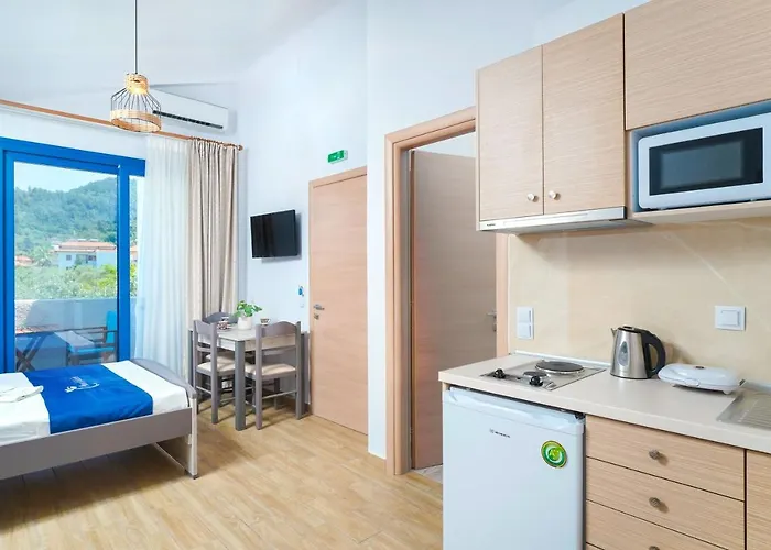 Mikres Kyklades * Skala Potamia