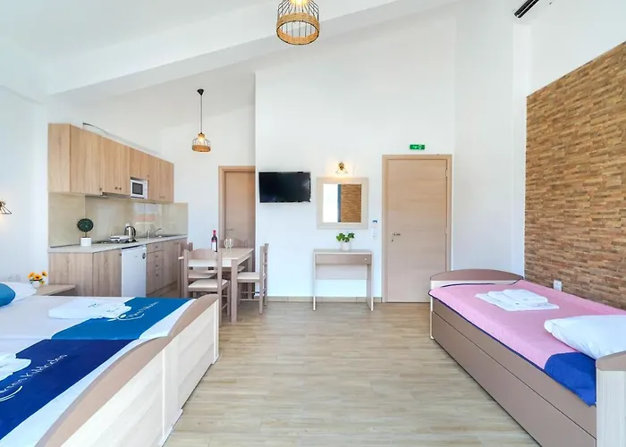 Mikres Kyklades Skala Potamia