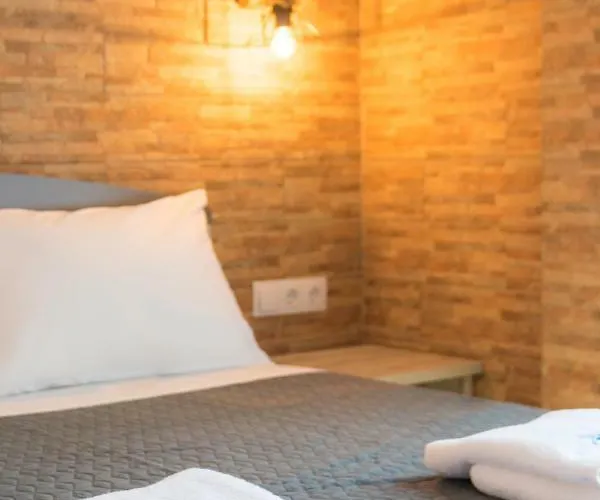 Mikres Kyklades * Skala Potamia